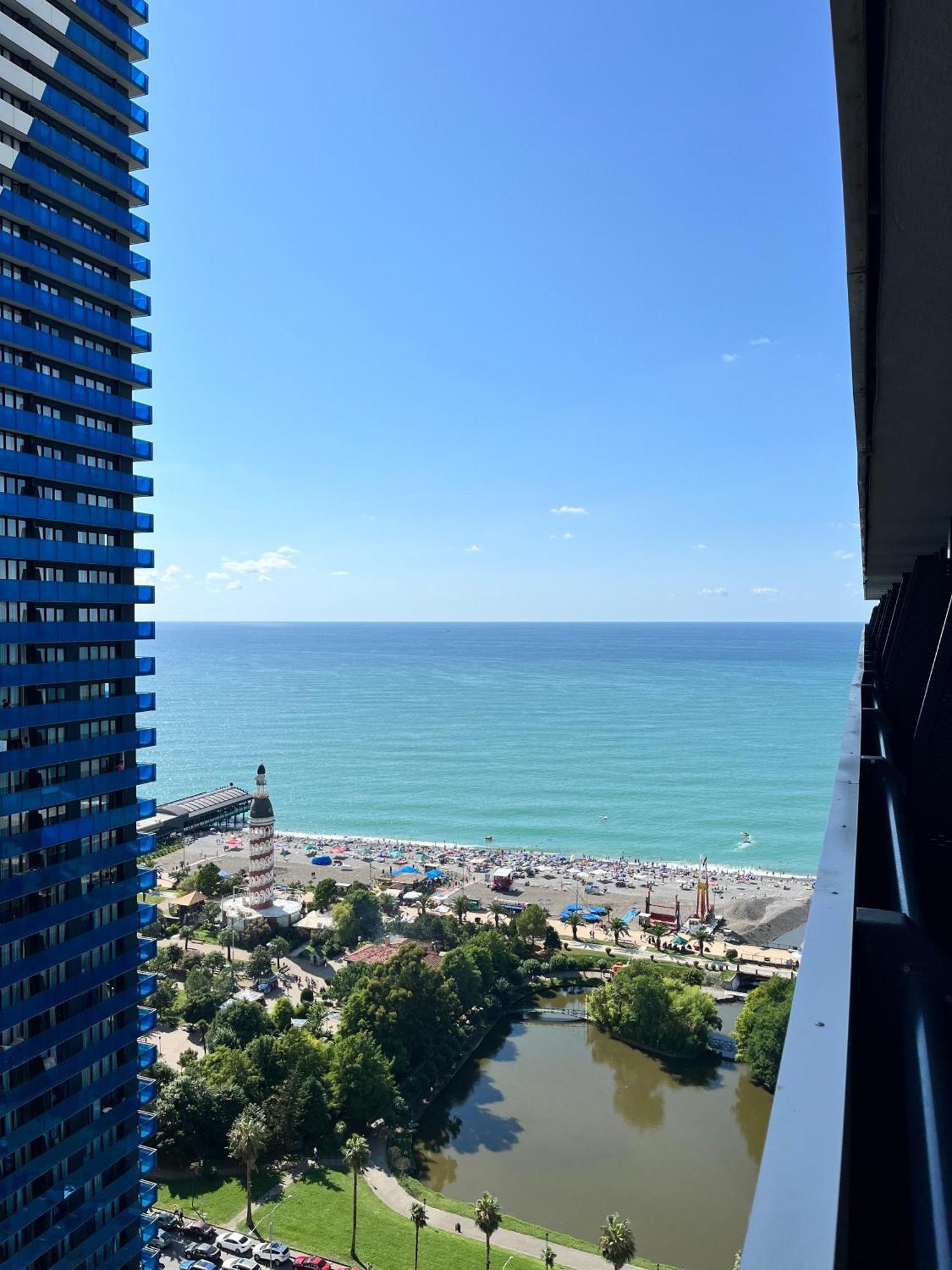 Black Sea Coast Apartment Батуми Екстериор снимка